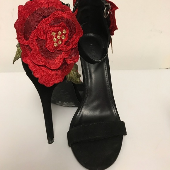 Heels - Picture 3 of 3